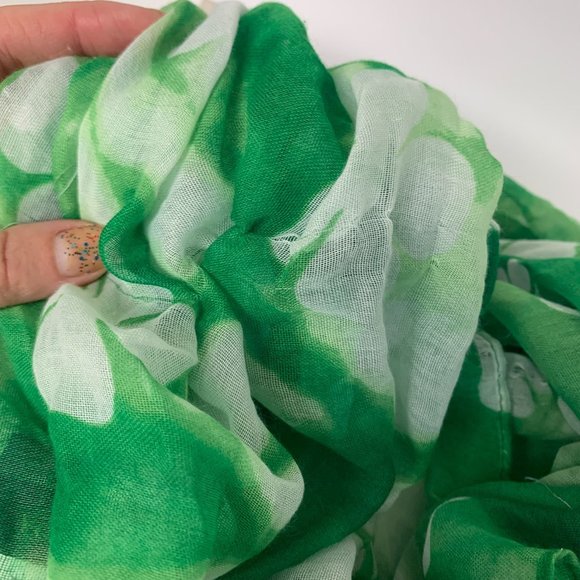 David & Young green St. Patty's Day infinity scarf - Picture 4 of 6